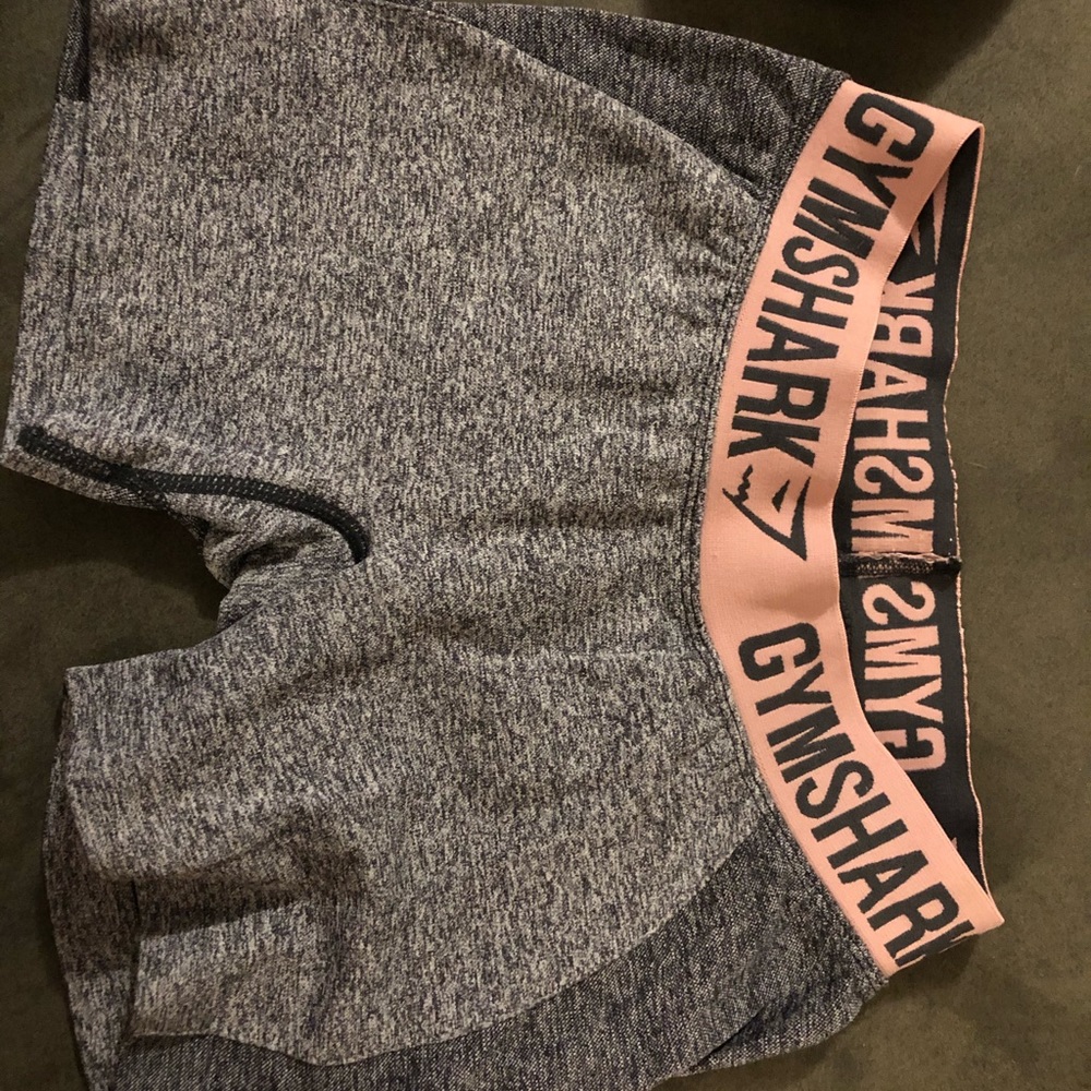 🌸SOLD ON Ⓜ️🌸Gymshark flex shorts